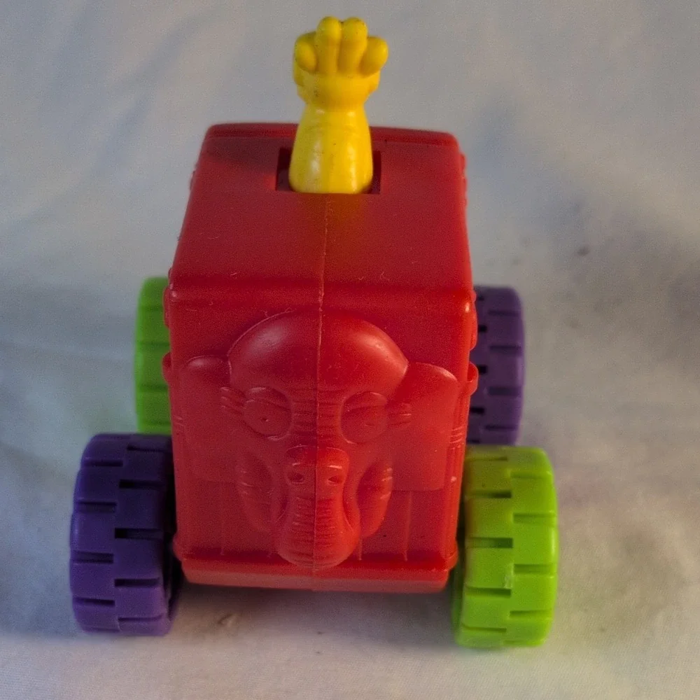 Wendy's Circus Toy Truck 1995 Red Giraffe Fast Food Premium